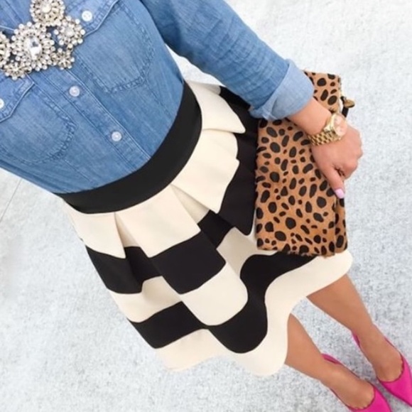 Neslay Dresses & Skirts - 🌟2/15 SALE🌟
Neslay Designer skirt